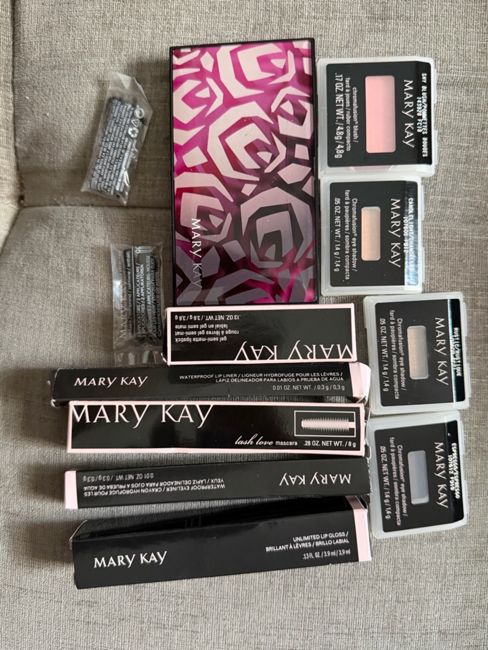 Mary Kay Eyeshadow & Lip Collection - Pink, Peach, Brown, Bronze - Picture 3 of 5